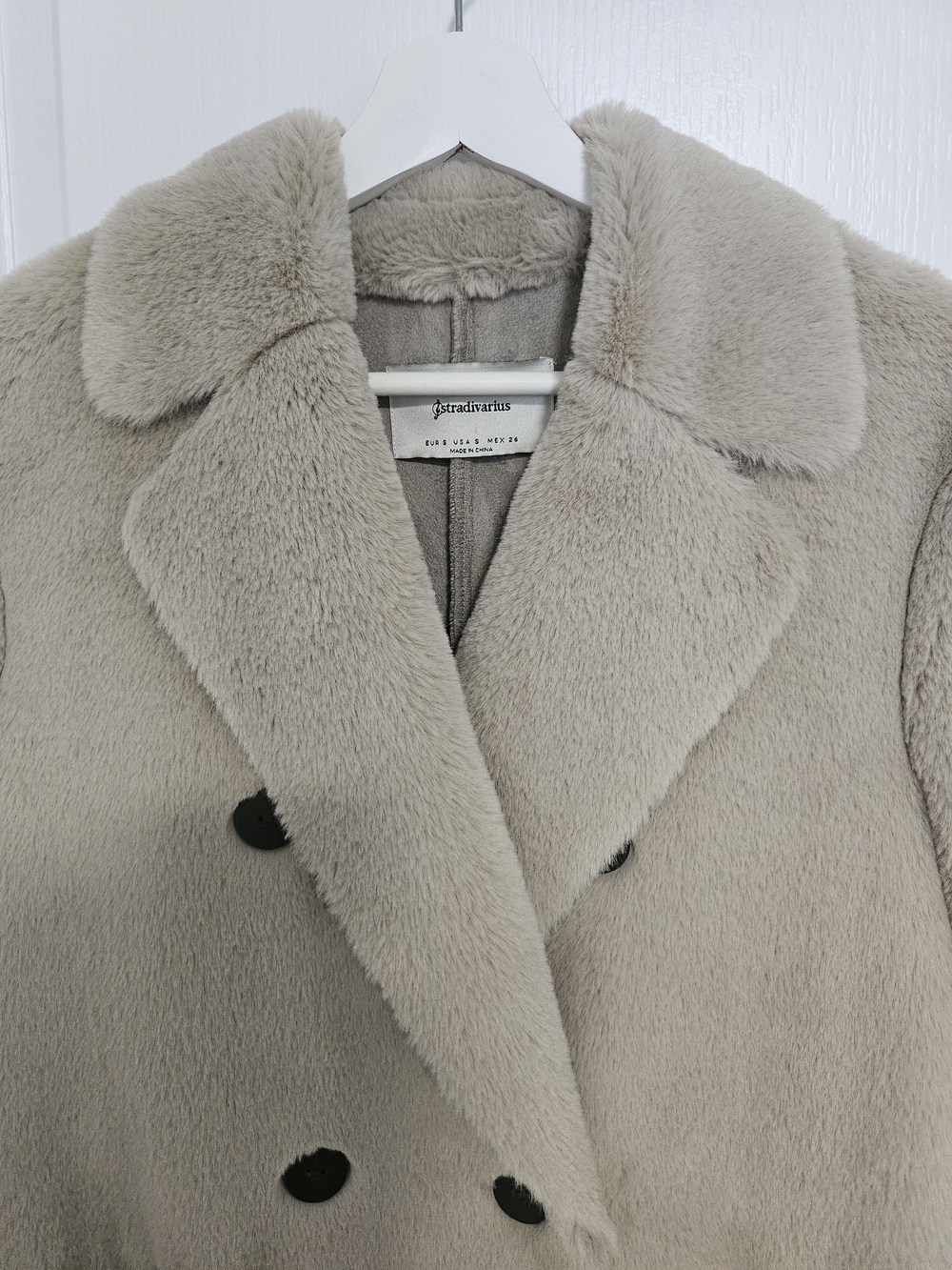Stradivarius Women's Beige Faux-Fur Double-Breasted Coat